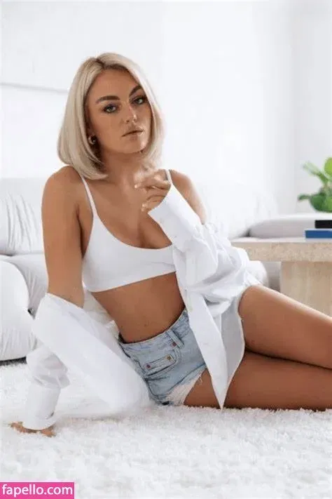 Anuschka van Lent Onlyfans Photo Gallery 