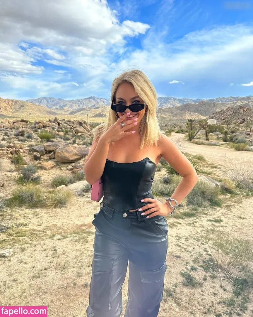 Anuschka van Lent Onlyfans Photo Gallery 