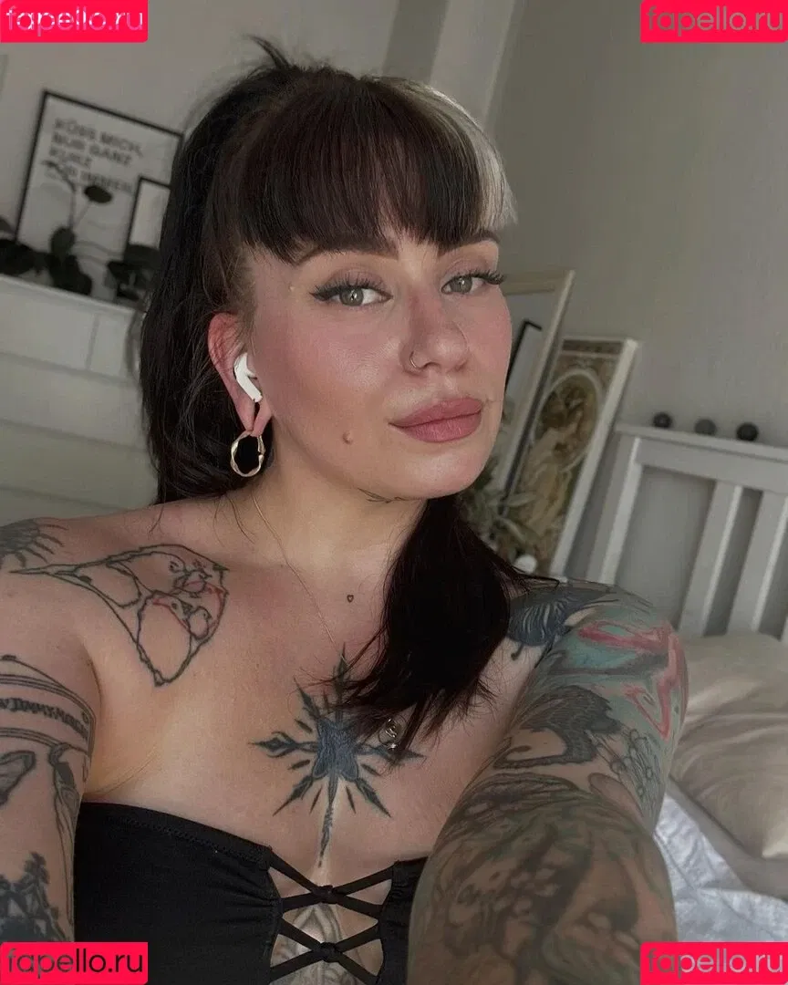Miezekatz Caro Onlyfans Photo Gallery 