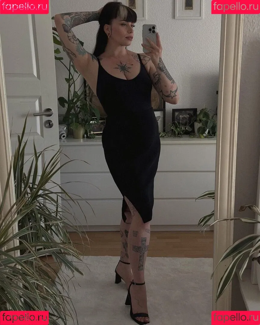 Miezekatz Caro Onlyfans Photo Gallery 