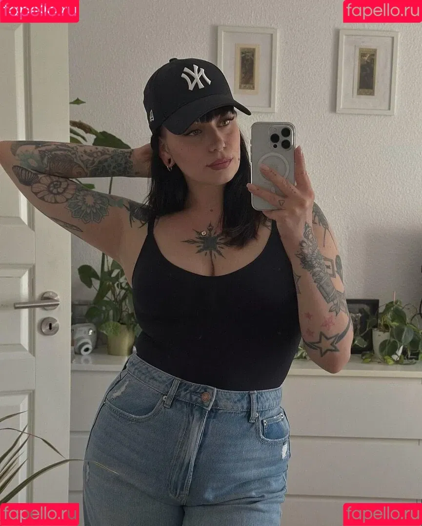 Miezekatz Caro Onlyfans Photo Gallery 