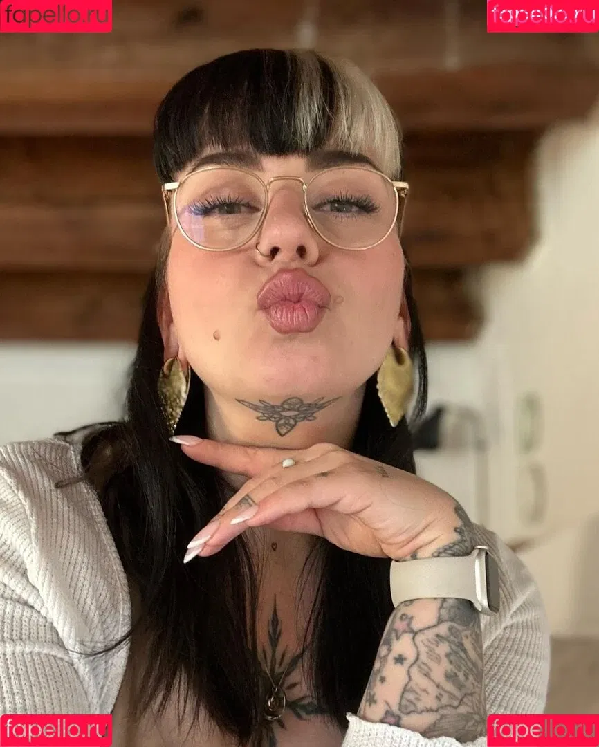 Miezekatz Caro Onlyfans Photo Gallery 