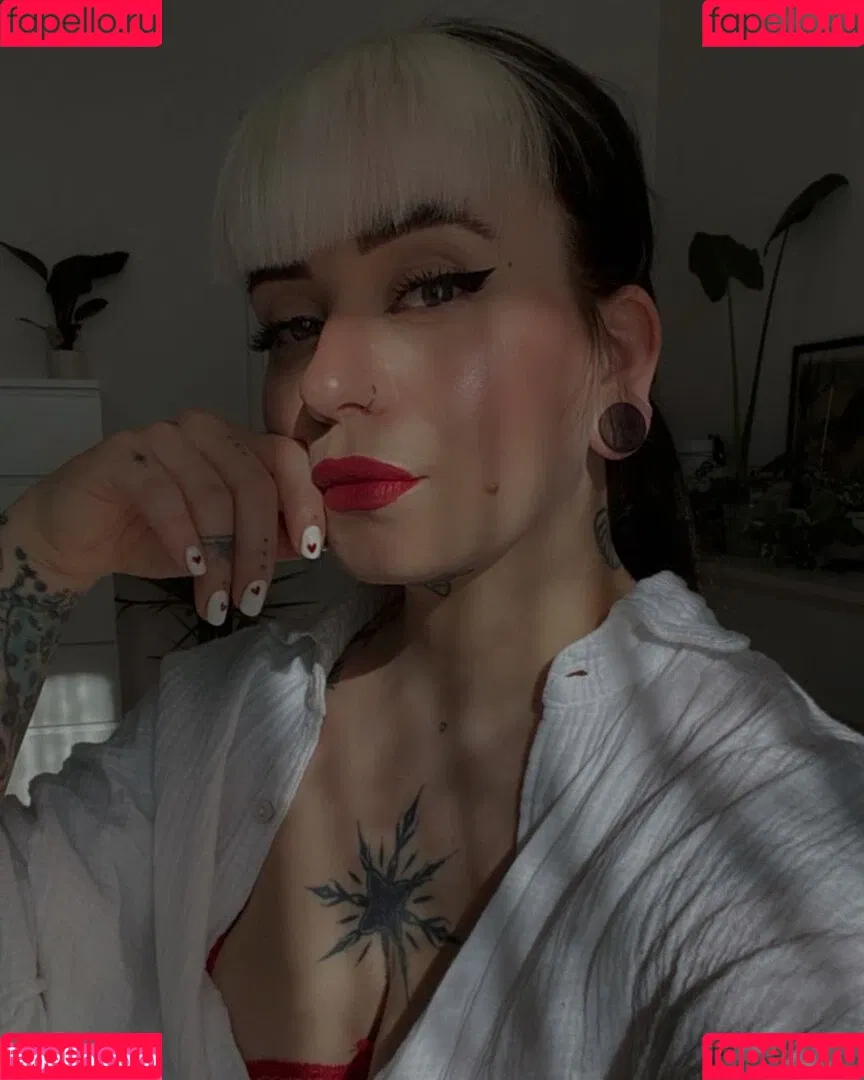 Miezekatz Caro Onlyfans Photo Gallery 