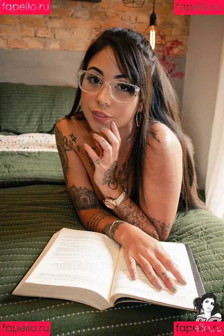 Ani Lorac Onlyfans Photo Gallery 