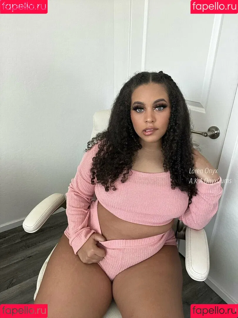 livinwithloren Onlyfans Photo Gallery 