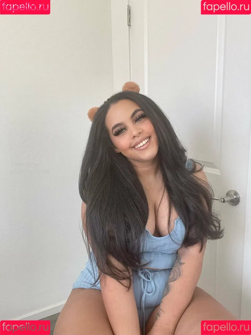 livinwithloren Onlyfans Photo Gallery 