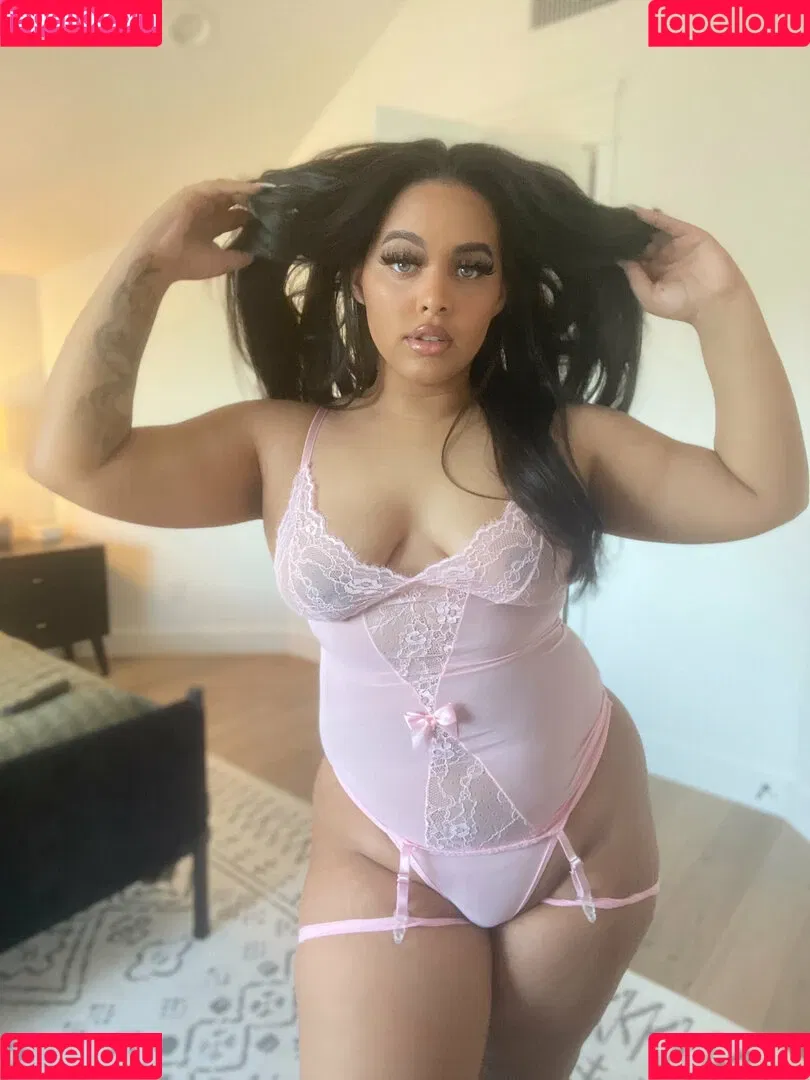 livinwithloren Onlyfans Photo Gallery 