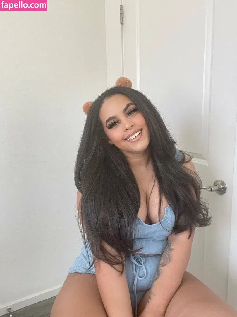 livinwithloren Onlyfans Photo Gallery 