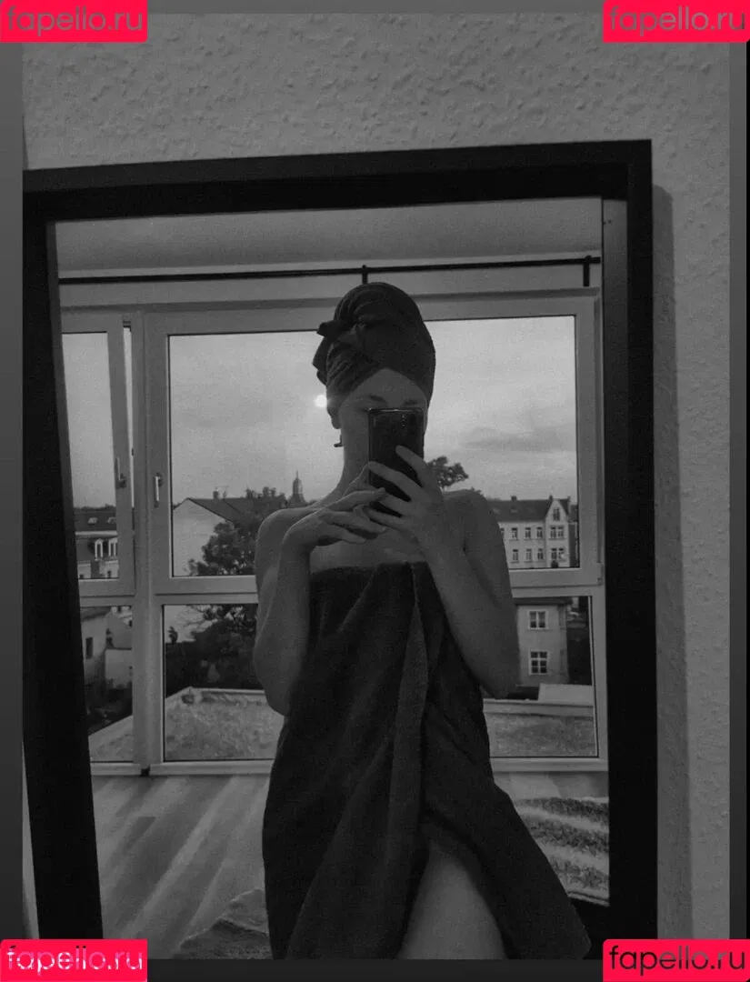 Tinuvielx / xLuthien Onlyfans Photo Gallery 