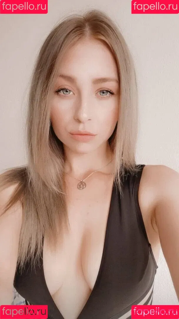 Tinuvielx / xLuthien Onlyfans Photo Gallery 