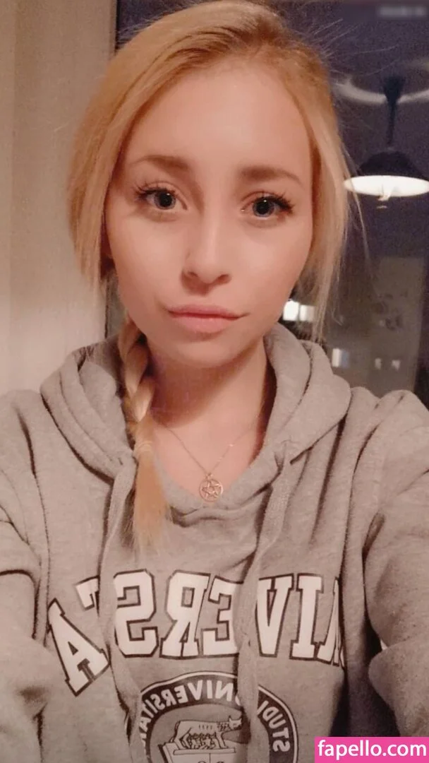 Tinuvielx / xLuthien Onlyfans Photo Gallery 