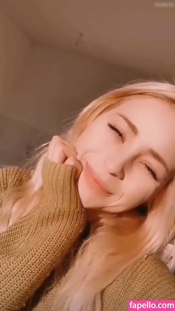 Tinuvielx / xLuthien Onlyfans Photo Gallery 