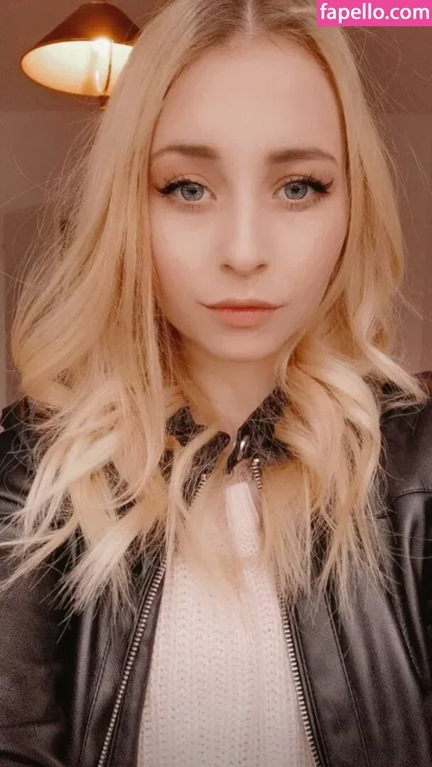 Tinuvielx / xLuthien Onlyfans Photo Gallery 