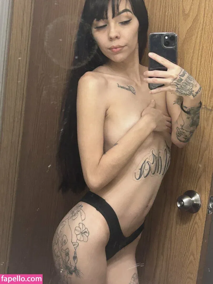 eatmjsbombpussc Onlyfans Photo Gallery 