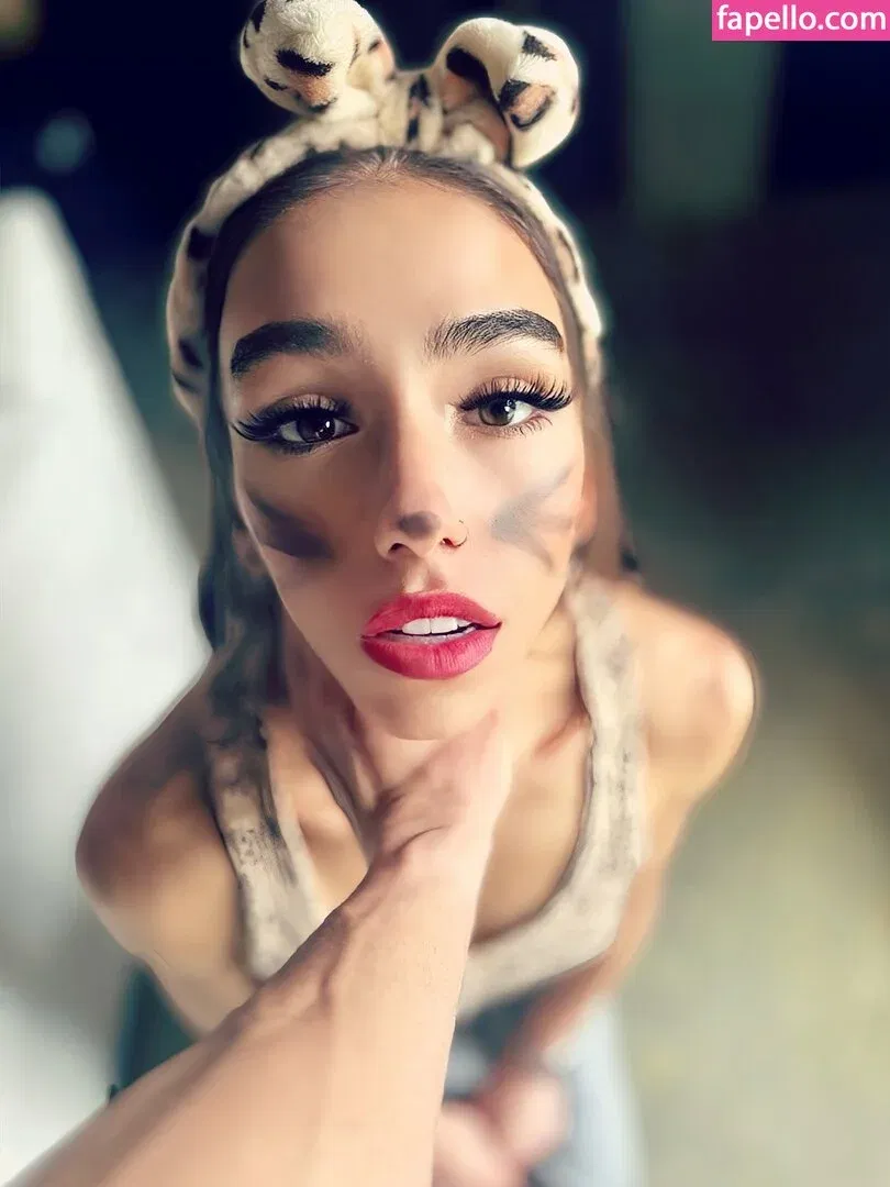 itsannarain Onlyfans Photo Gallery 