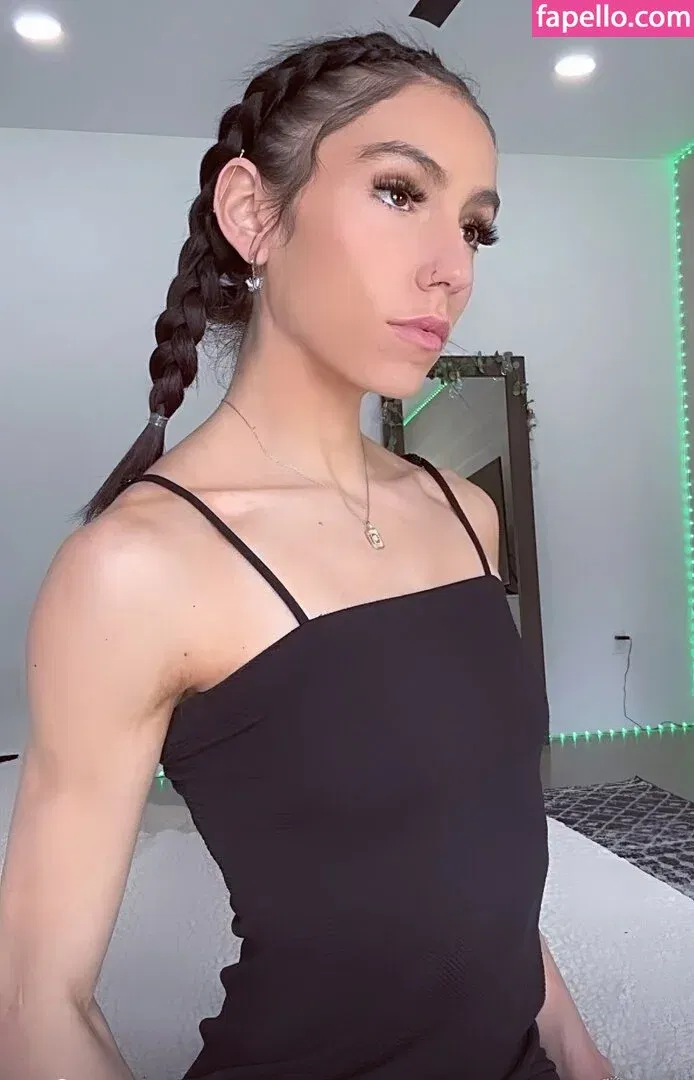 itsannarain Onlyfans Photo Gallery 