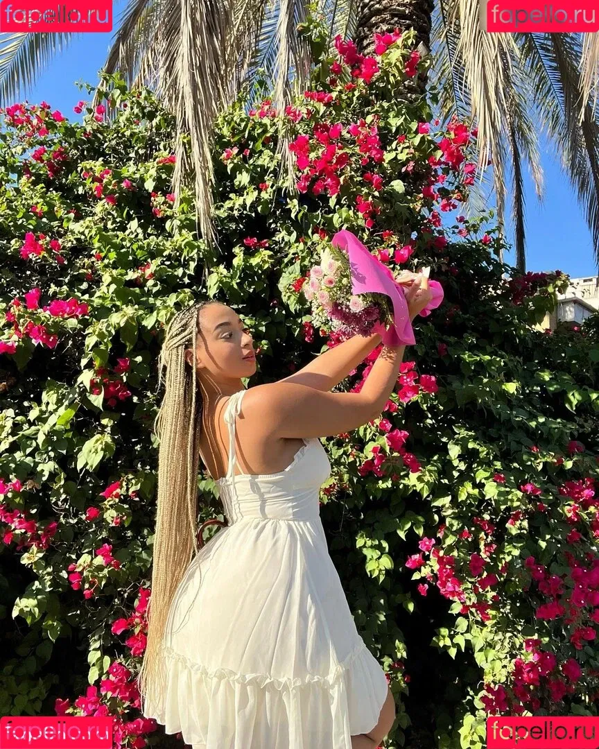 Naomi Berlin Onlyfans Photo Gallery 