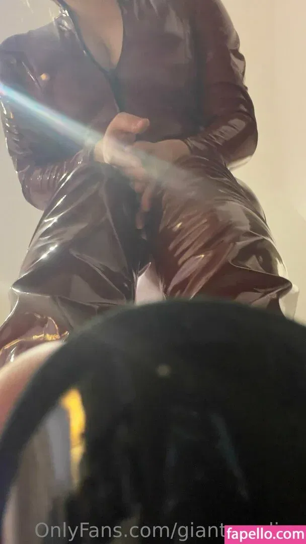 giantrozalina Onlyfans Photo Gallery 