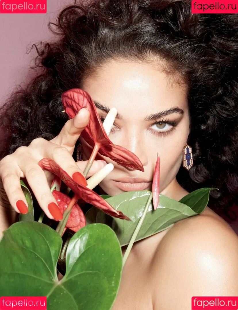 Shanina Shaik Onlyfans Photo Gallery 