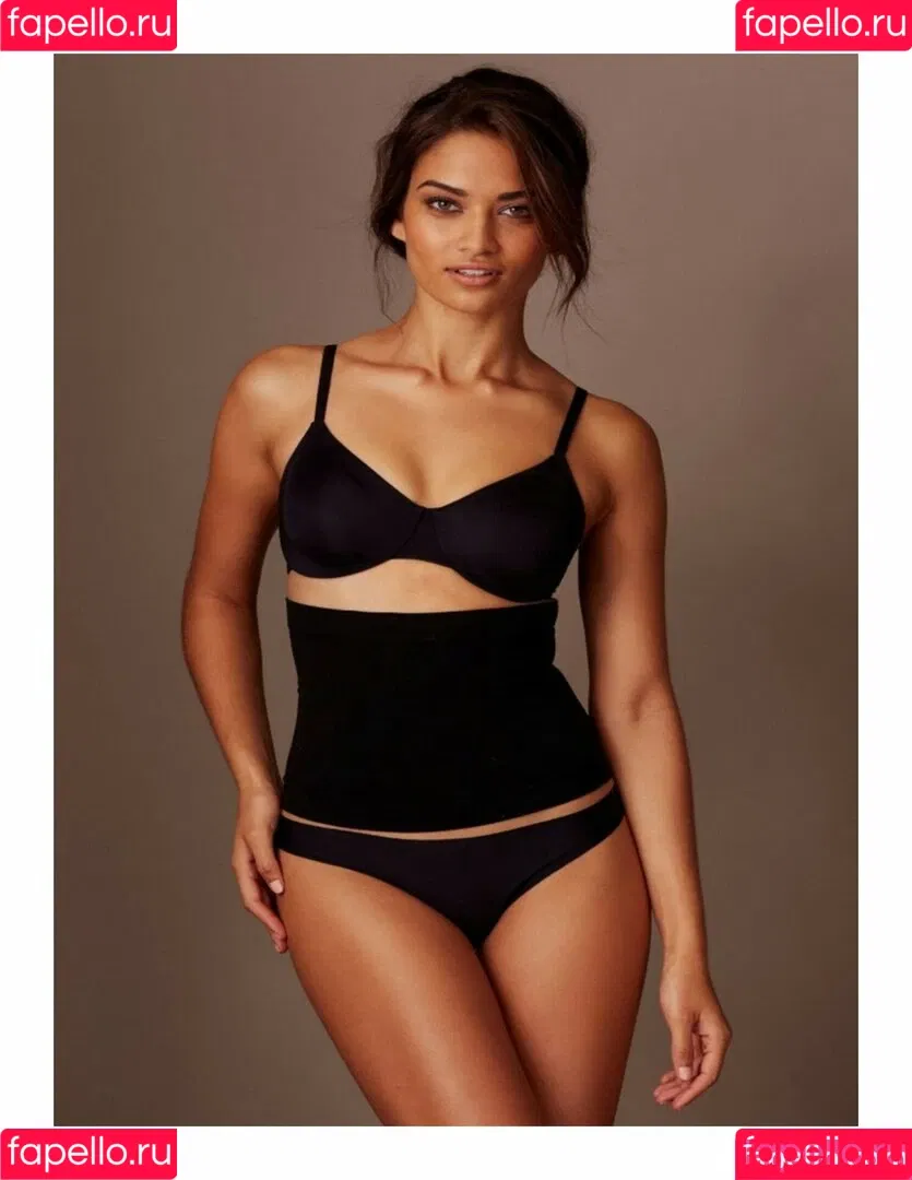 Shanina Shaik Onlyfans Photo Gallery 