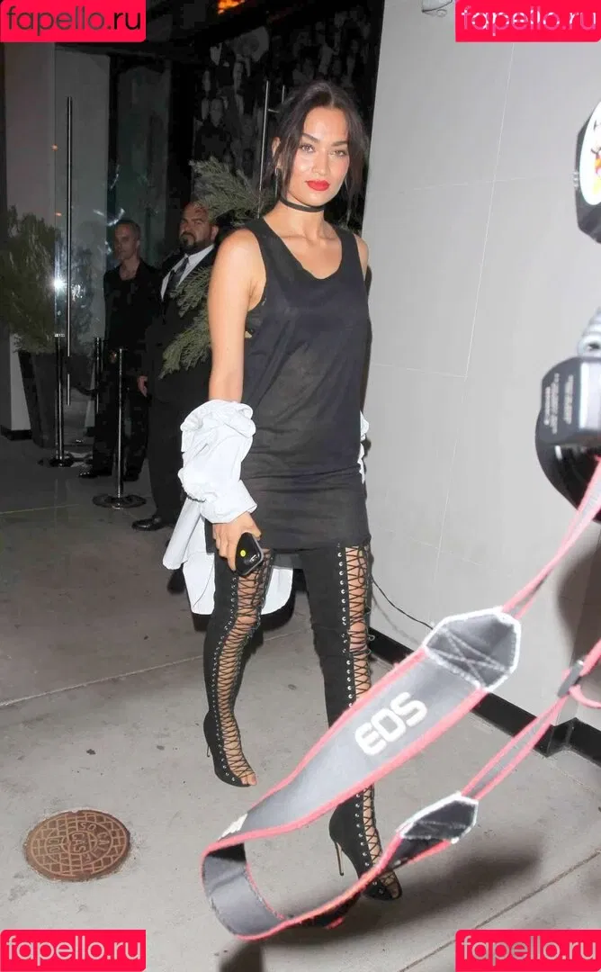 Shanina Shaik Onlyfans Photo Gallery 