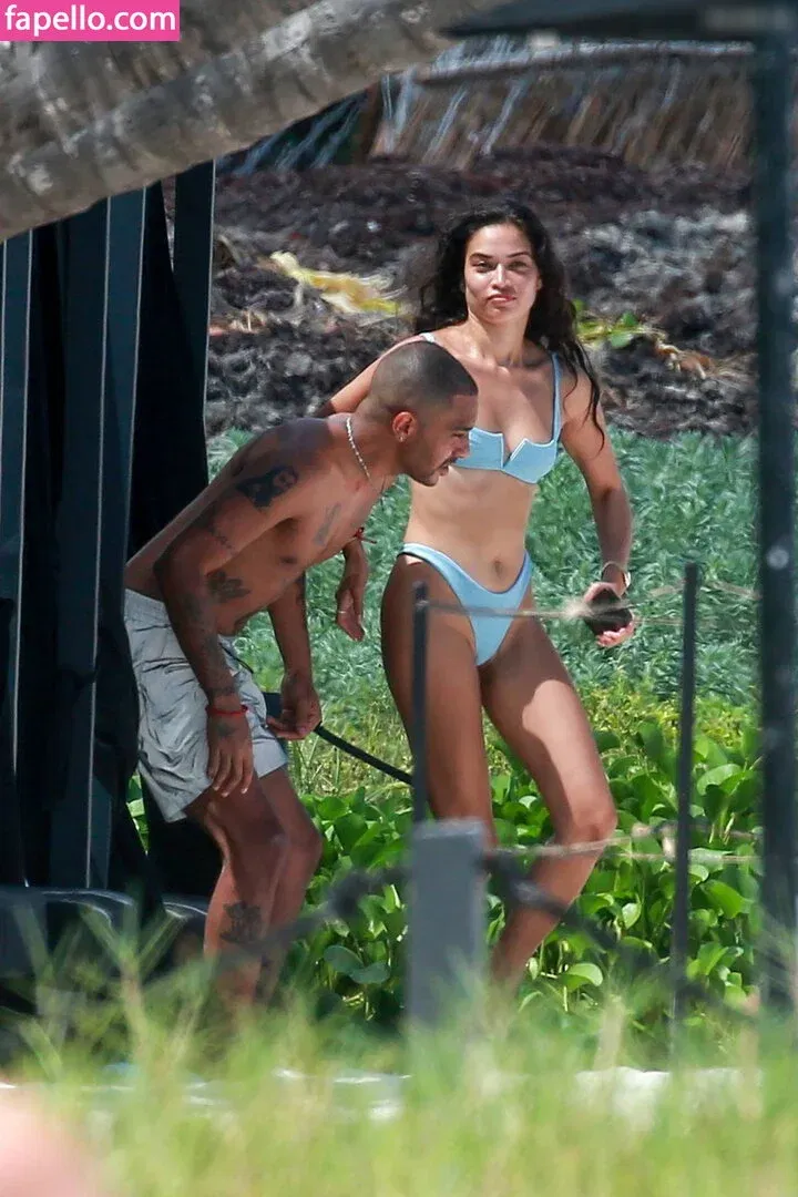 Shanina Shaik Onlyfans Photo Gallery 