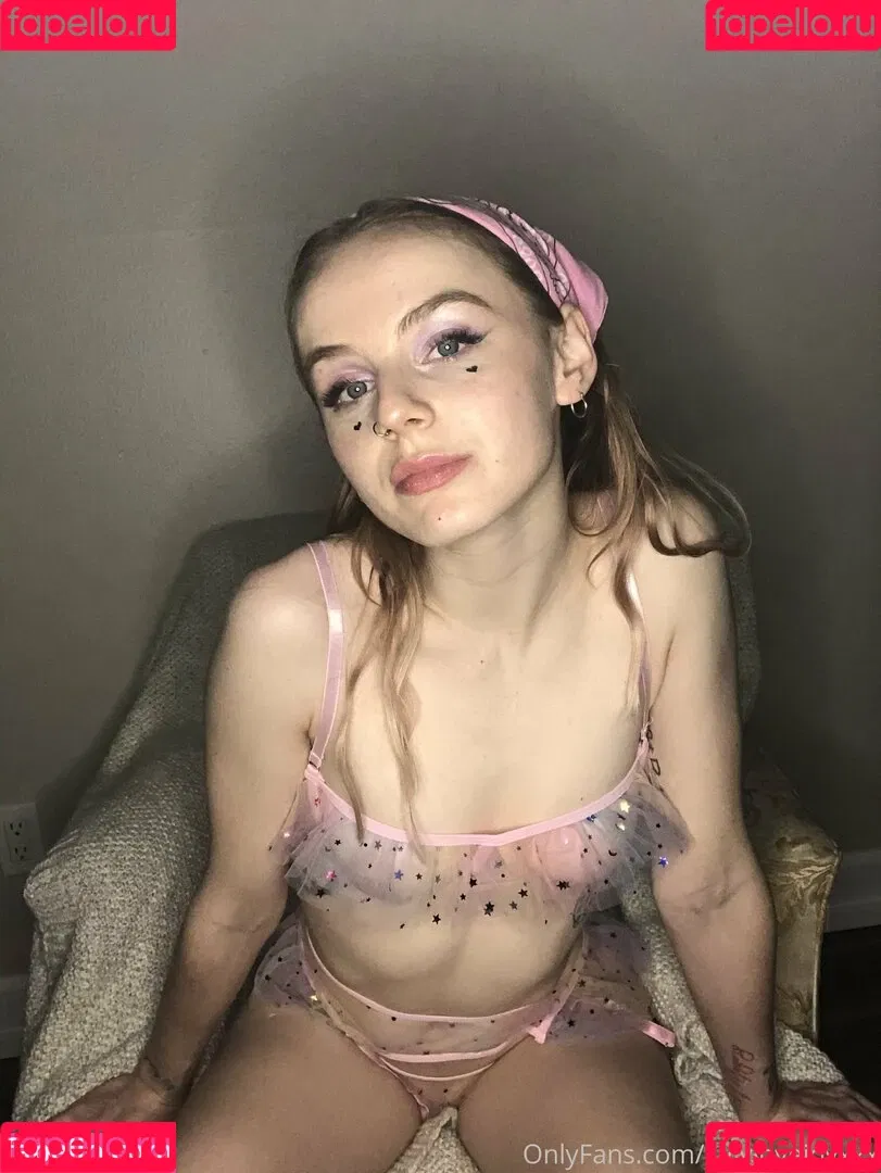 Lucylovejoyxxx Onlyfans Photo Gallery 