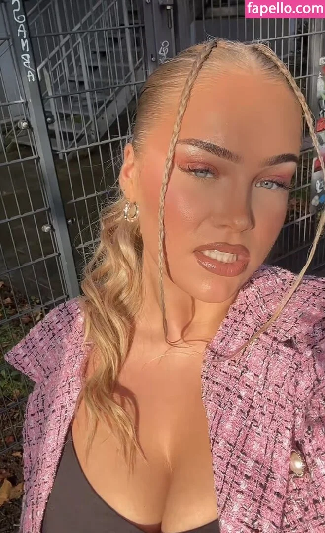 Lusandraa Nude Onlyfans Photo 40