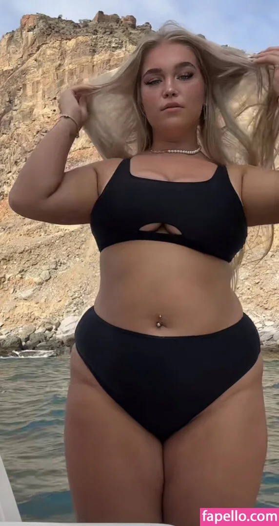 Lusandraa Nude Onlyfans Photo 35