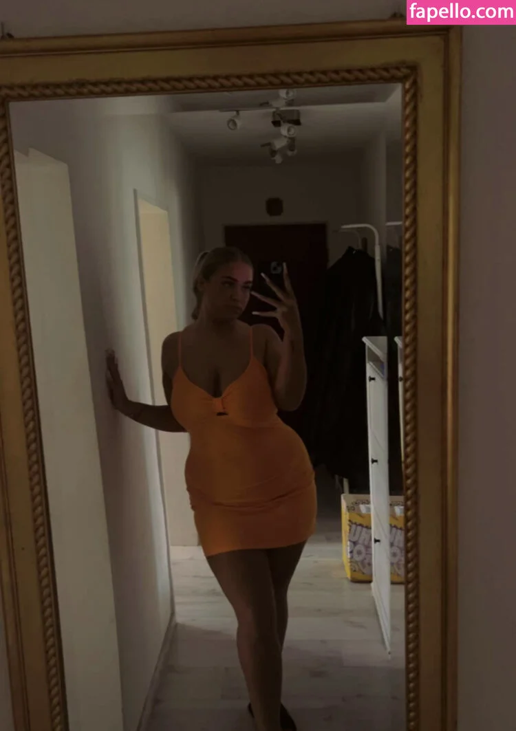 Lusandraa Nude Onlyfans Photo 20