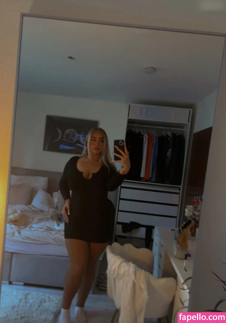 Lusandraa Nude Onlyfans Photo 17