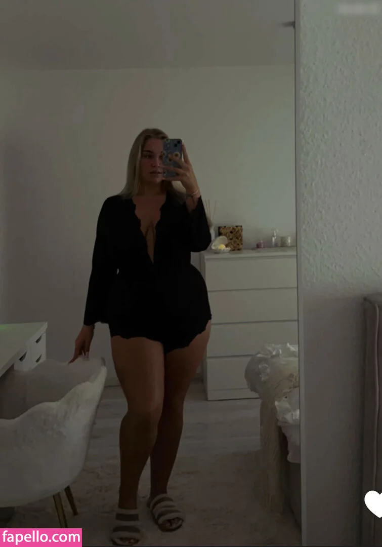 Lusandraa Nude Onlyfans Photo 16