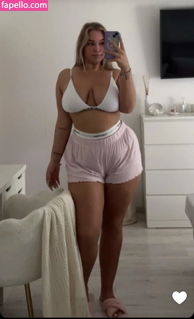Lusandraa Nude Onlyfans Photo 15
