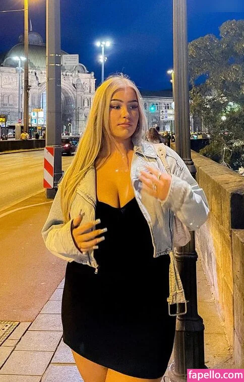 Lusandraa Nude Onlyfans Photo 9