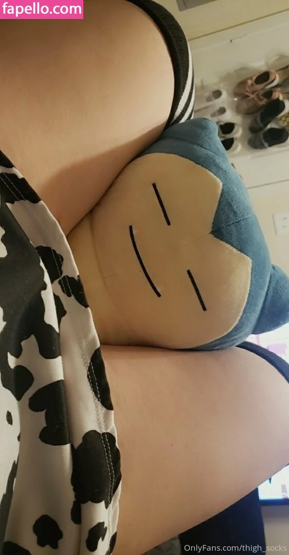 thigh_socks Onlyfans Photo Gallery 