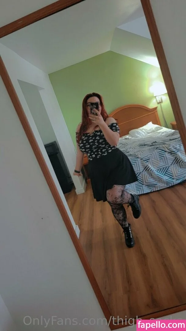 thigh_socks Onlyfans Photo Gallery 