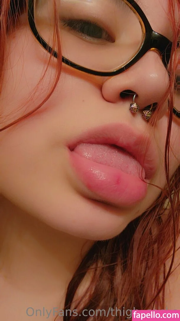 thigh_socks Onlyfans Photo Gallery 