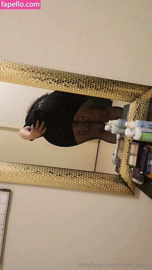 thigh_socks Onlyfans Photo Gallery 