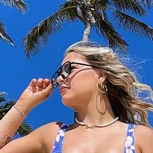 Lara Ledwidge Onlyfans Photo Gallery 