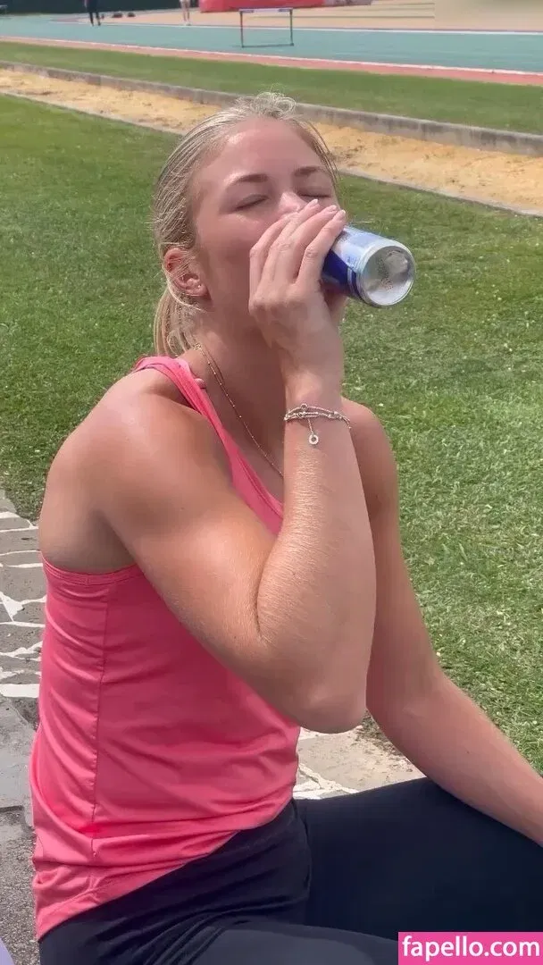 Julia Henriksson Onlyfans Photo Gallery 