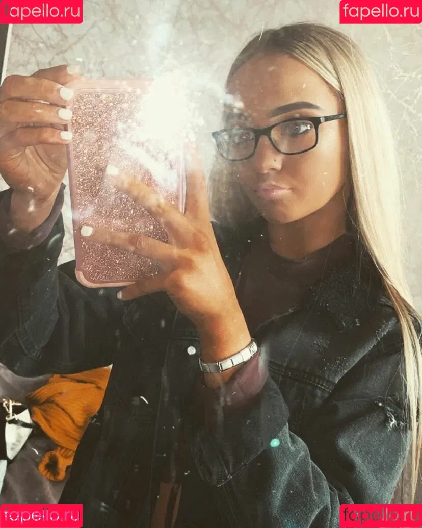 AMY NICOLE THOMPSON Onlyfans Photo Gallery 