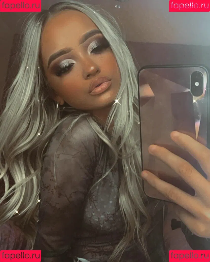 AMY NICOLE THOMPSON Onlyfans Photo Gallery 