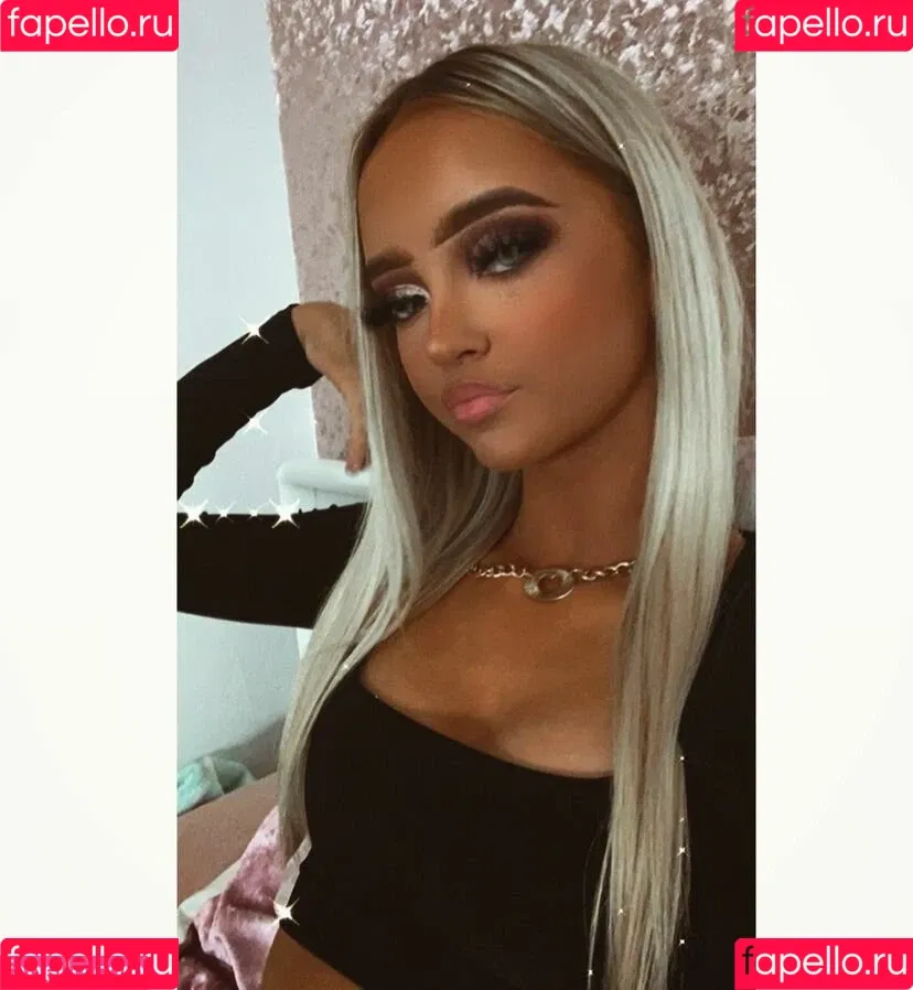 AMY NICOLE THOMPSON Onlyfans Photo Gallery 