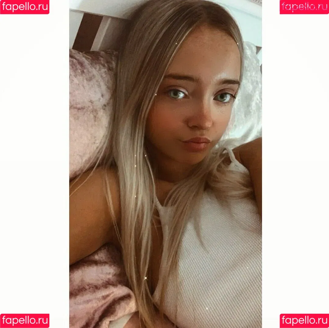 AMY NICOLE THOMPSON Onlyfans Photo Gallery 