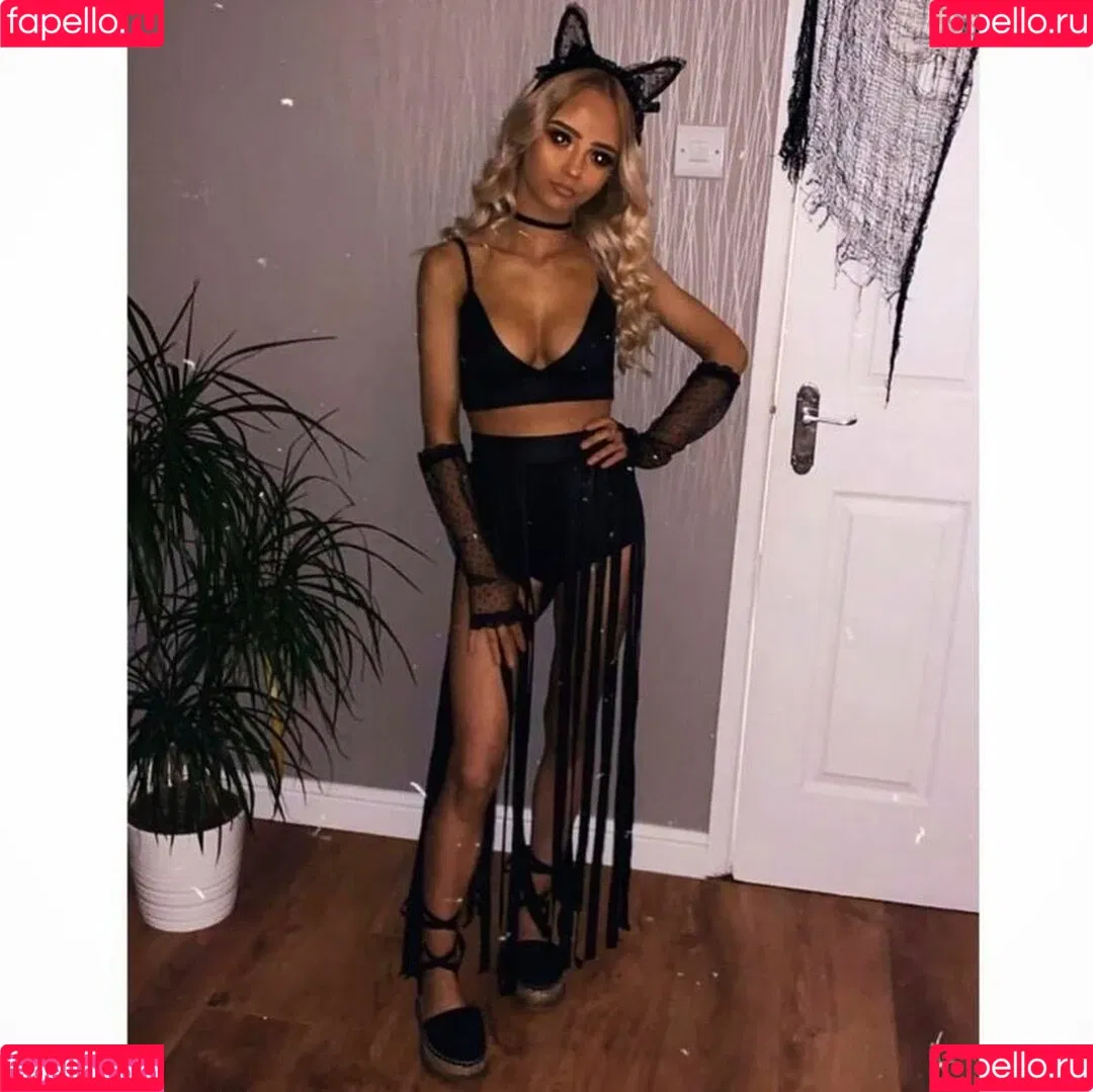 AMY NICOLE THOMPSON Onlyfans Photo Gallery 