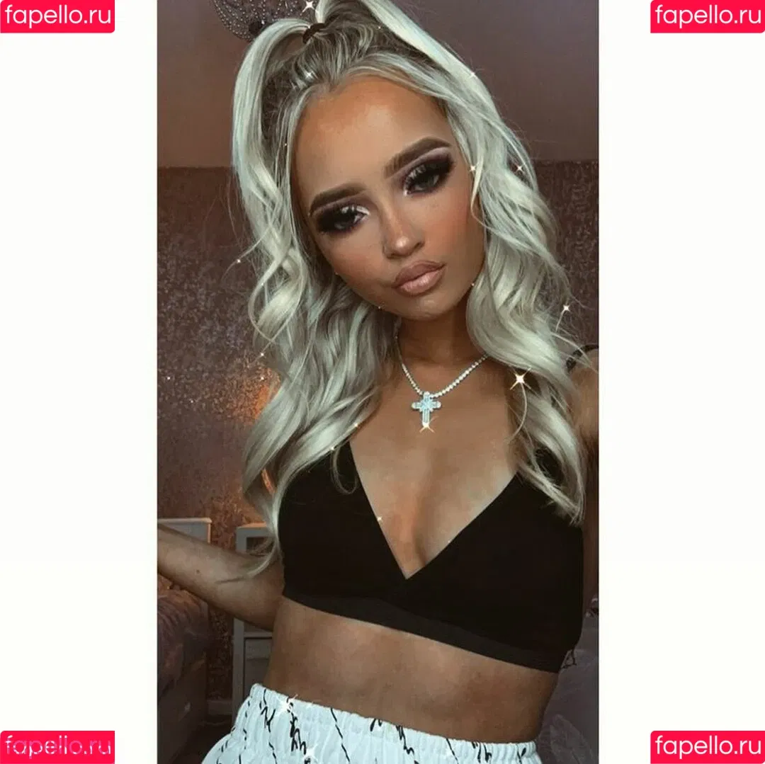 AMY NICOLE THOMPSON Onlyfans Photo Gallery 