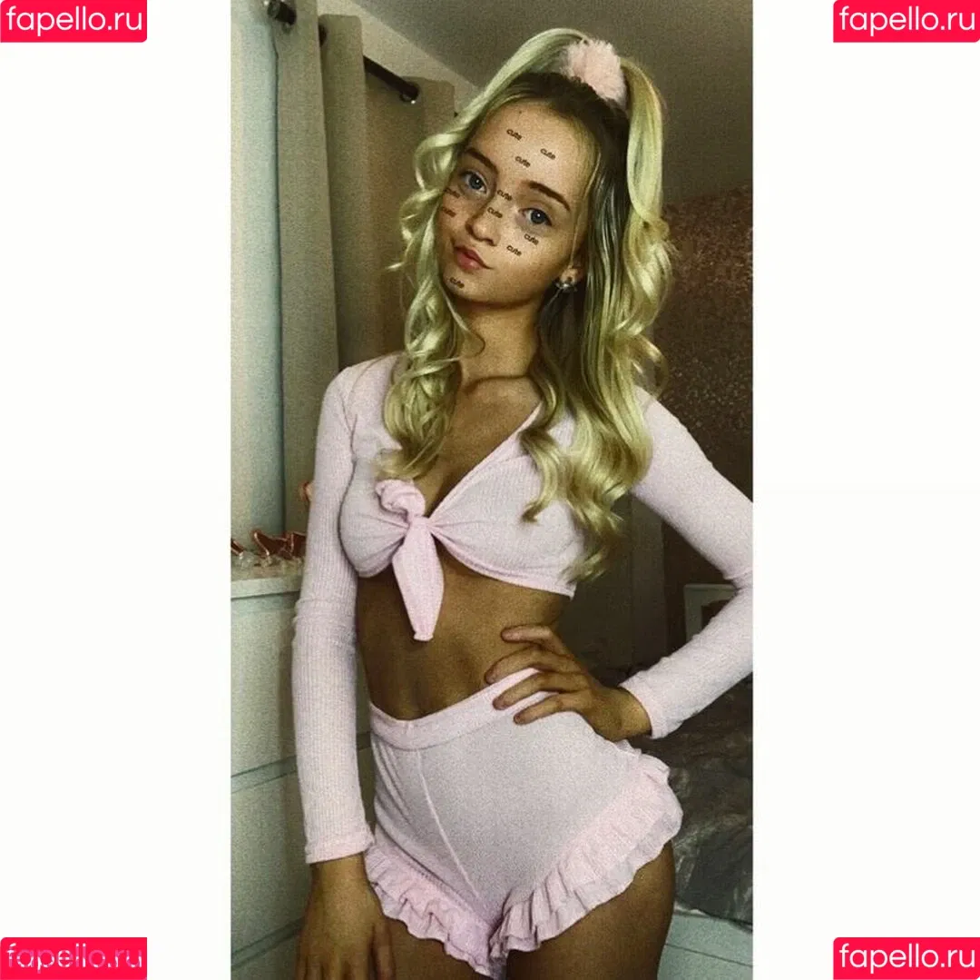 AMY NICOLE THOMPSON Onlyfans Photo Gallery 