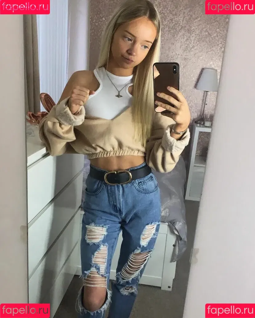 AMY NICOLE THOMPSON Onlyfans Photo Gallery 