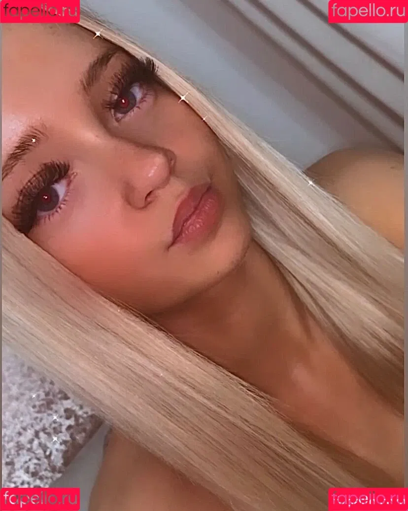 AMY NICOLE THOMPSON Onlyfans Photo Gallery 