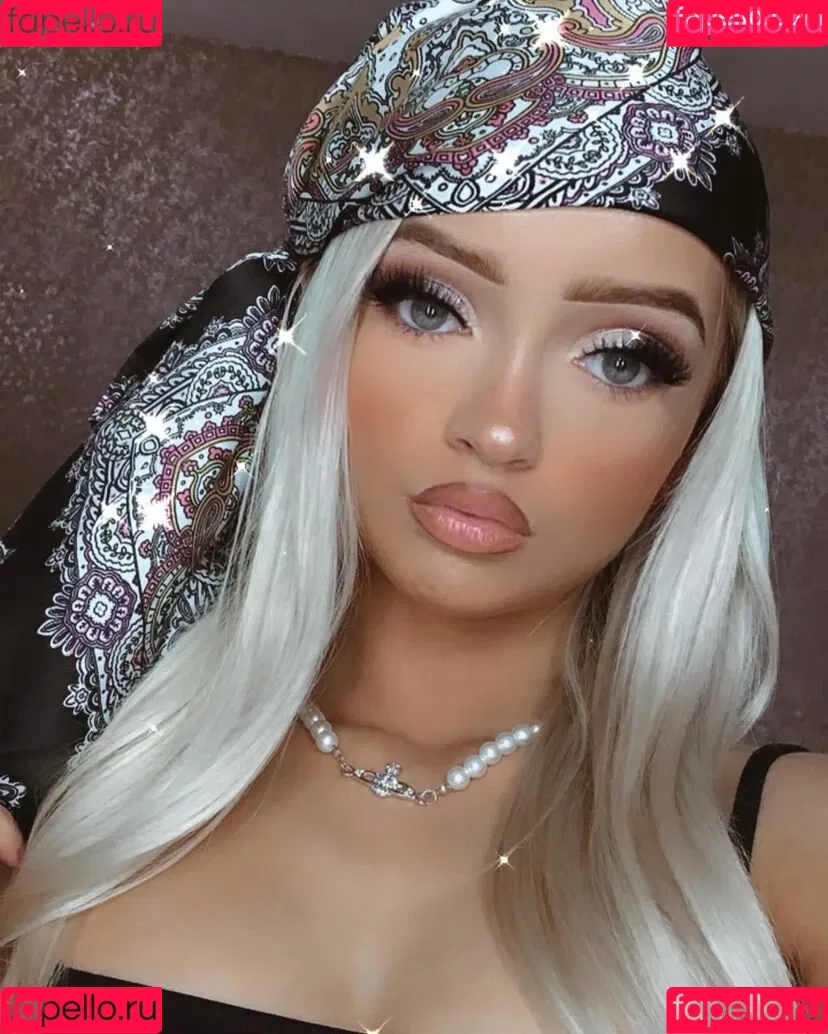 AMY NICOLE THOMPSON Onlyfans Photo Gallery 